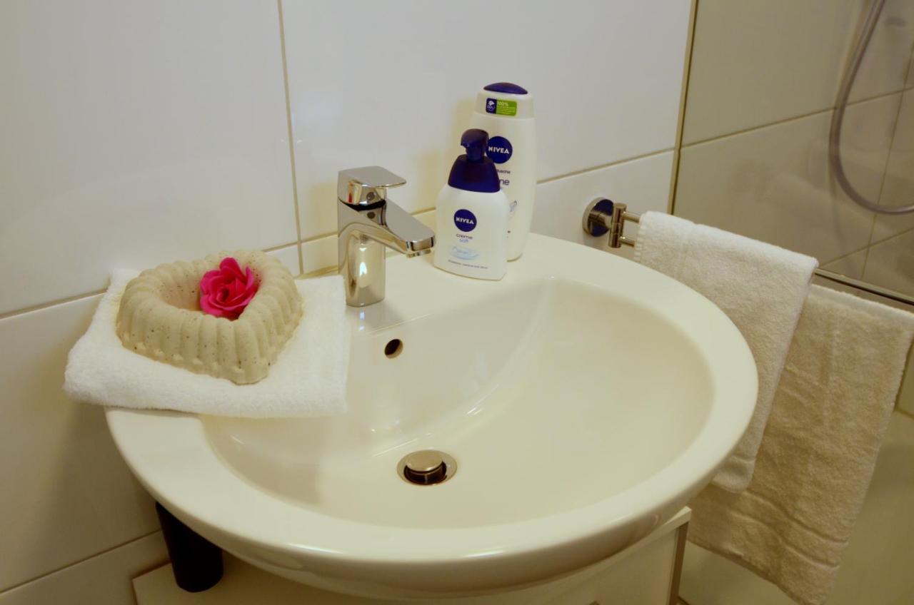Unique Zentrale Moderne 2 Zimmer Wohnung Nahe Dem Park Villingen-Schwenningen Esterno foto